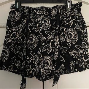 loft black and white floral baggy shorts